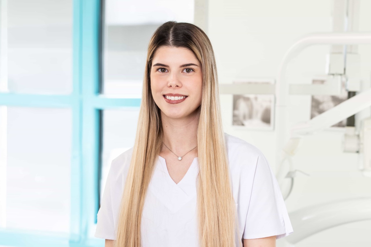 Prophylaxeassistentin prakt. / Dentalassistentin Elisa Morina